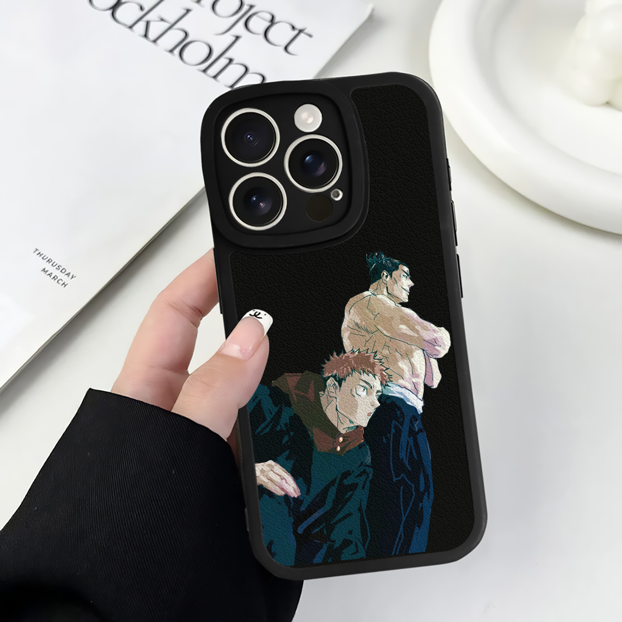（画像用） 呪術廻戦 Jujutsu Kaisen 【iPhone 16シリーズ対応】シリコンスマホケース（レザー調） 材質：シリコン